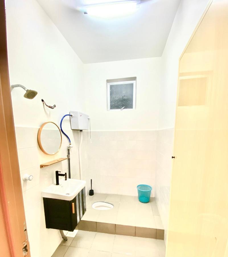 Raees Homestay Kampong Tanjong Minyak ภายนอก รูปภาพ