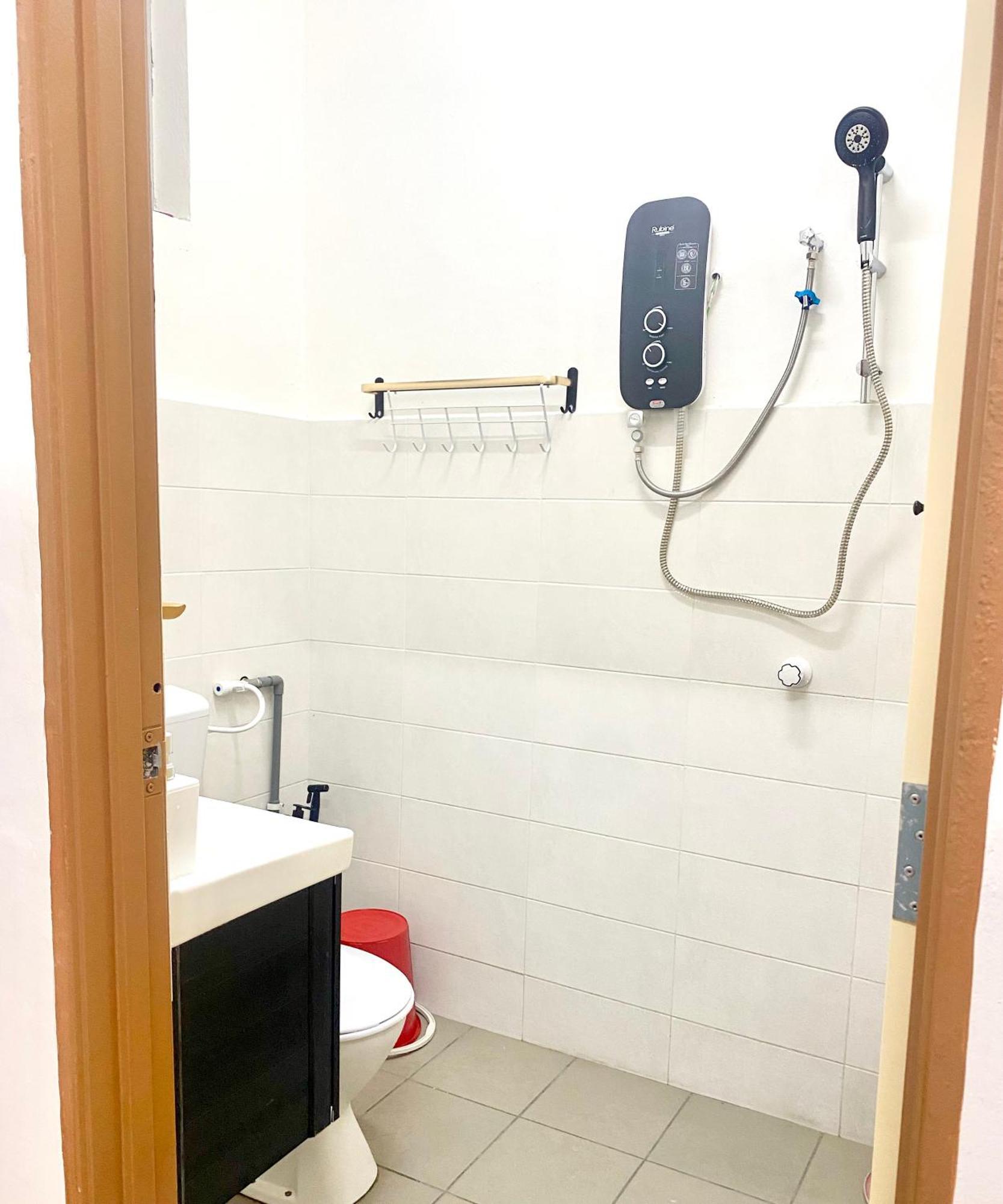 Raees Homestay Kampong Tanjong Minyak ภายนอก รูปภาพ